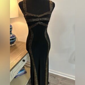 A’gaci Black Sparkly Gold Shimmer Curvy Maxi Dress - Size S